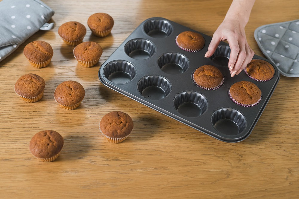 Nonstickiness Isn't the Only Reason to Use Nonstick Cake Pans