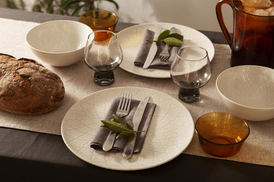 5 Best Dining Table Décor Ideas To Enhance Your Dining