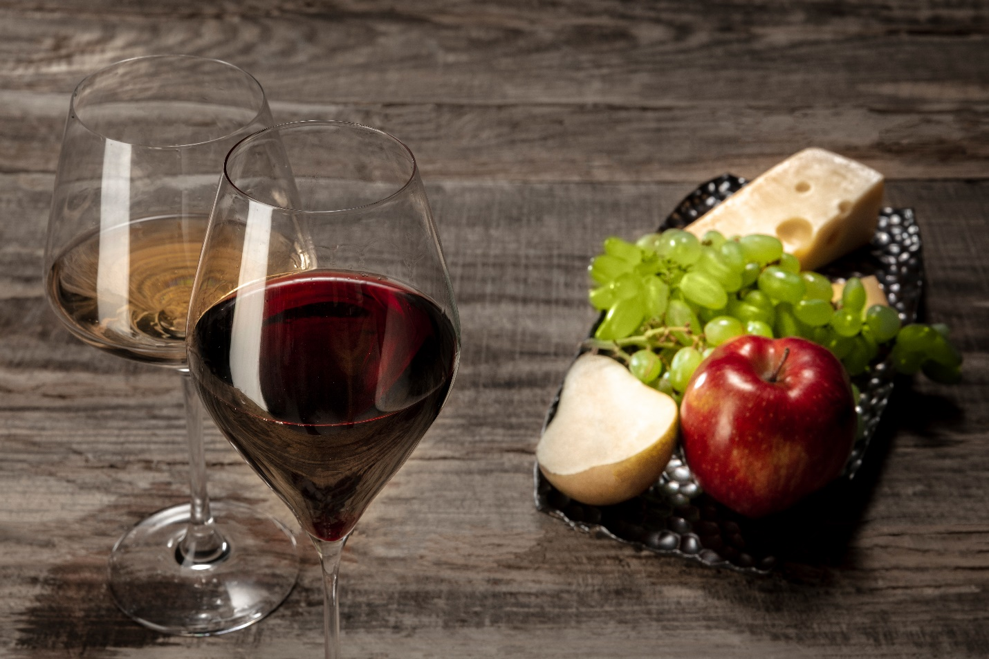 Red Wine Vs White Wine: What is the Difference?  thinKitchen