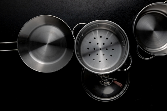 Aluminium vs Stainless Steel Cookware: Which One is Better for Your Kitchen?