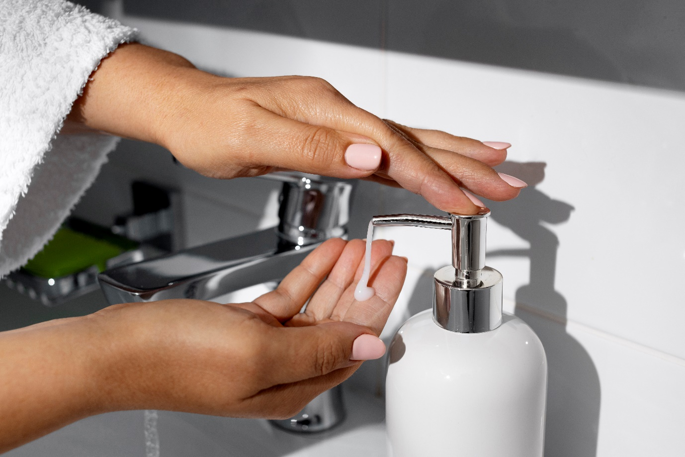 Foam Soap Dispenser Vs Liquid Soap Dispenser: A Complete Guide ...