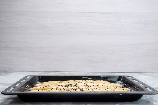 How to Line a Baking Tray with Parchment Paper, Foil, and More