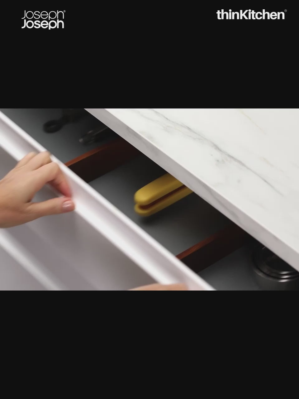 Joseph Joseph Juicemax Dual Action Citrus Press, Premium Manual Lemon Squeezer & Citrus Juicer, Easy-Squeeze Handles, Twist Reamer, Dishwasher Safe – Yellow - 3