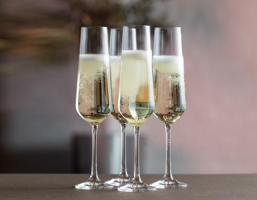wine glass with rose Enhance Your Ros Experience: Choosing the Perfect Wine Glass  Viski