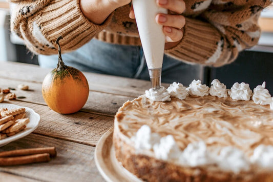 11 Types of frosting for cakes and desserts