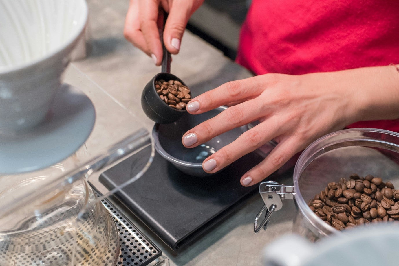 Using A Cup How To Use Measuring Cups The Right Way – thinKitchen