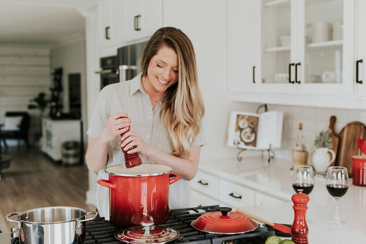 Kitchen Hacks: Your Guide to Effortless Cooking, Cleaning, and Organization