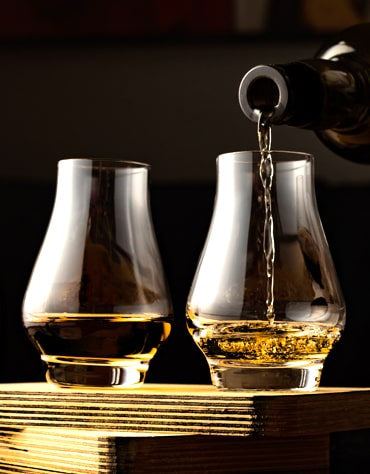 How to serve and savour Whisky