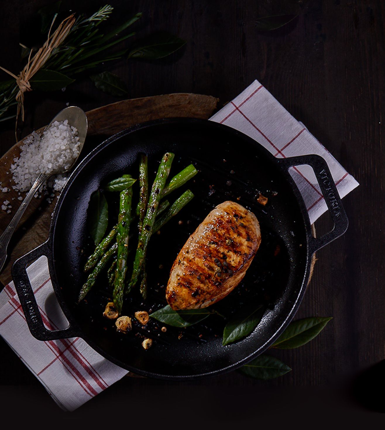 Victoria Cast Iron Round Skillet with Double Loop Handles, Made in Col