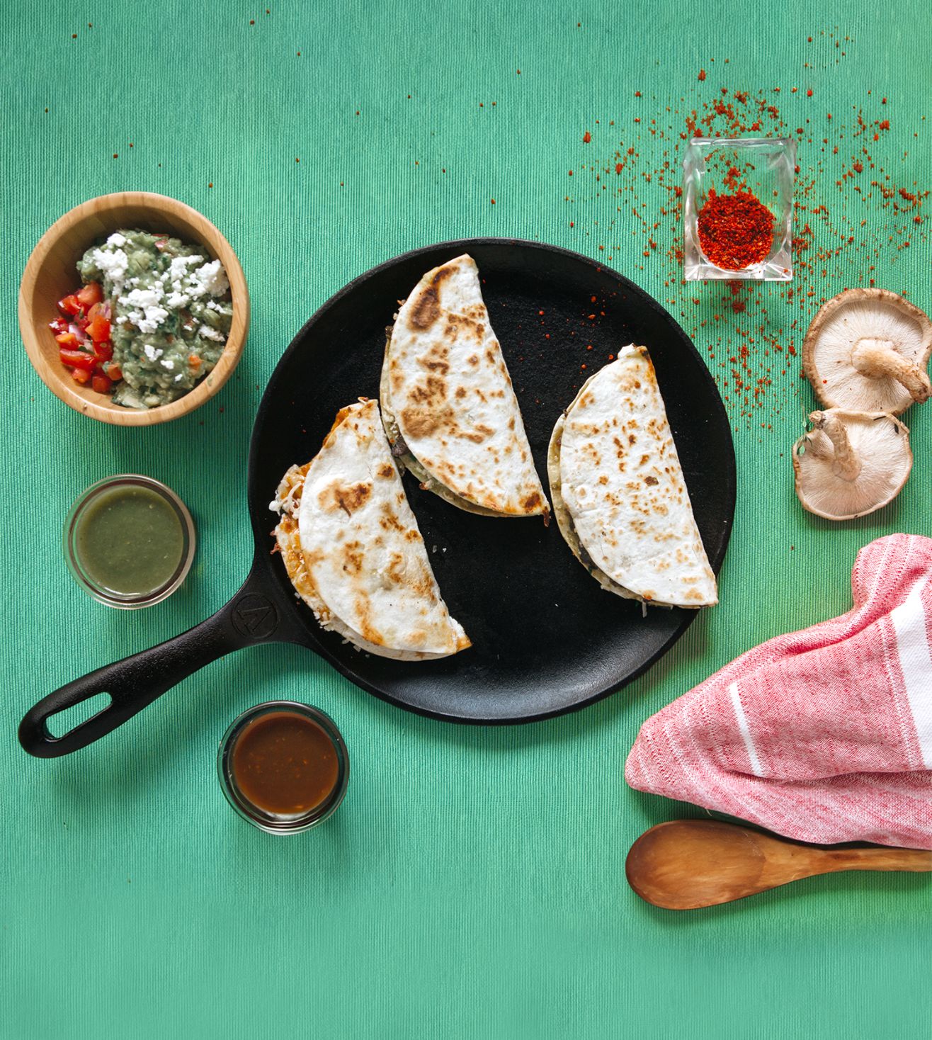 Victoria 10.5Inch Cast Iron Comal Griddle Pan with a Long Handle, Pre