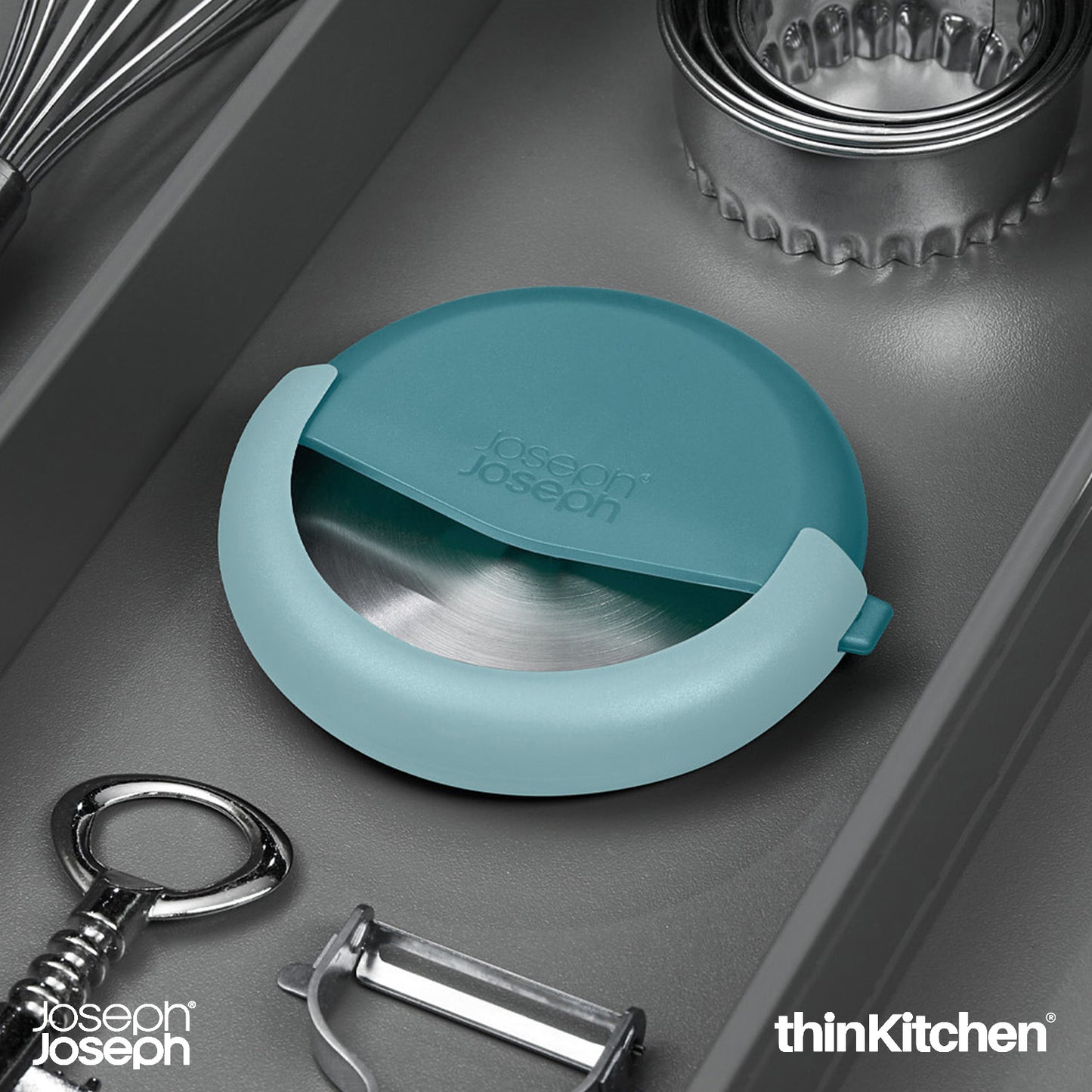 Joseph Joseph Duo Pizza Cutter with blade guard