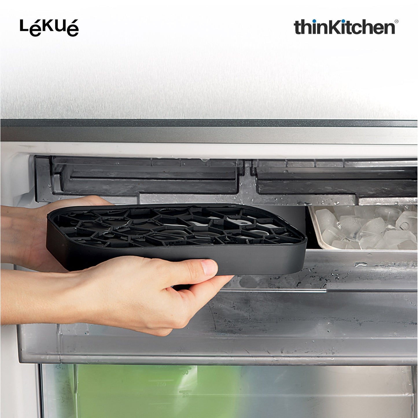 LÉKUÉ Silicone Ice Box Ice Cube Tray, Makes & Stores Upto 132 Ice Cubes, Ice Tray with Lid - Black