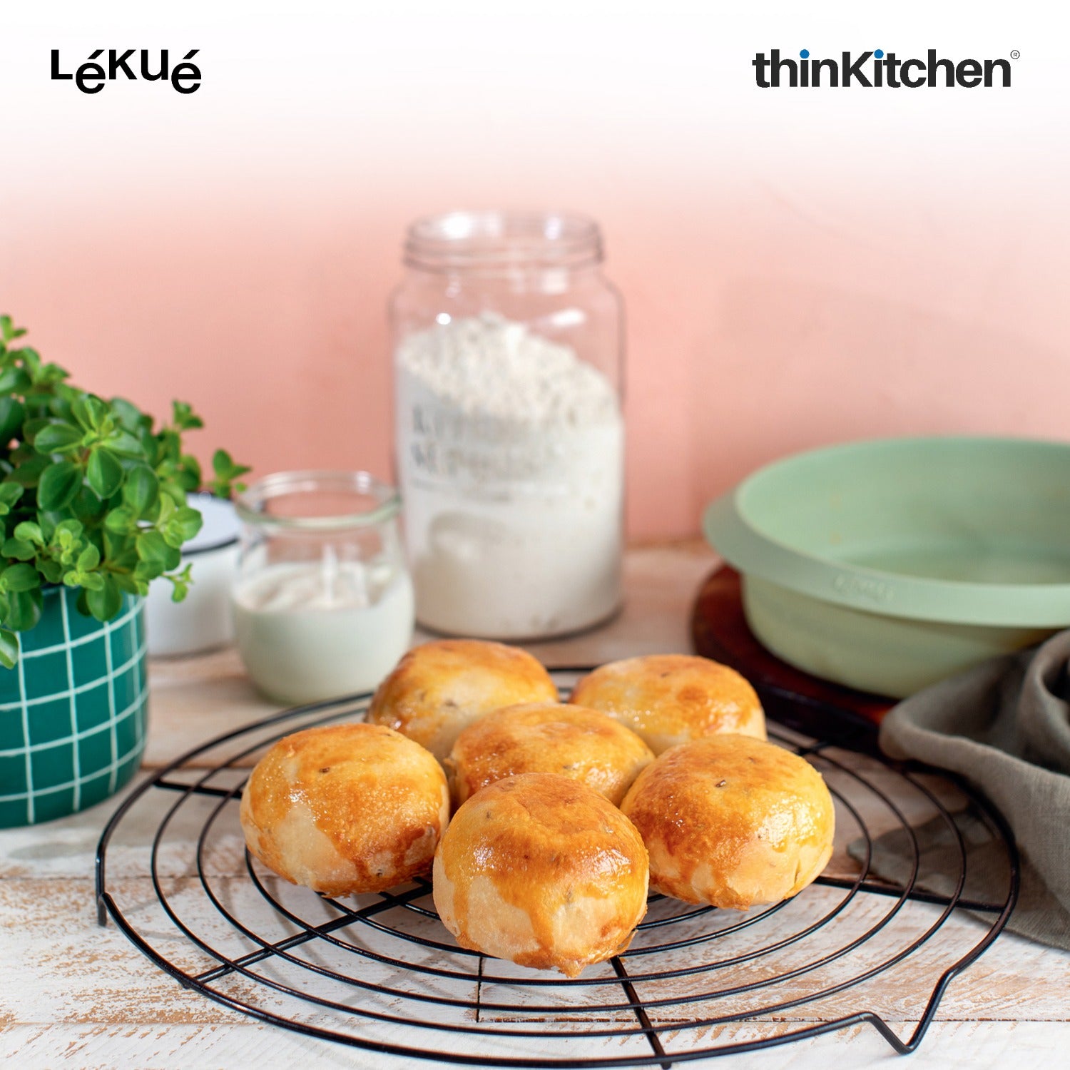 LÉKUÉ Premium Air Fryer Mould 7.9 Inch, Platinum Silicone Reusable , Flexible Green Air Fryer Liner for Large Air Fryers - 4