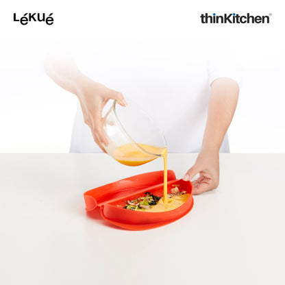 LÉKUÉ Premium Microwave Quick Omelette Maker, Platinum Silicone Reusable Omelette Mould, Non-Stick - Red