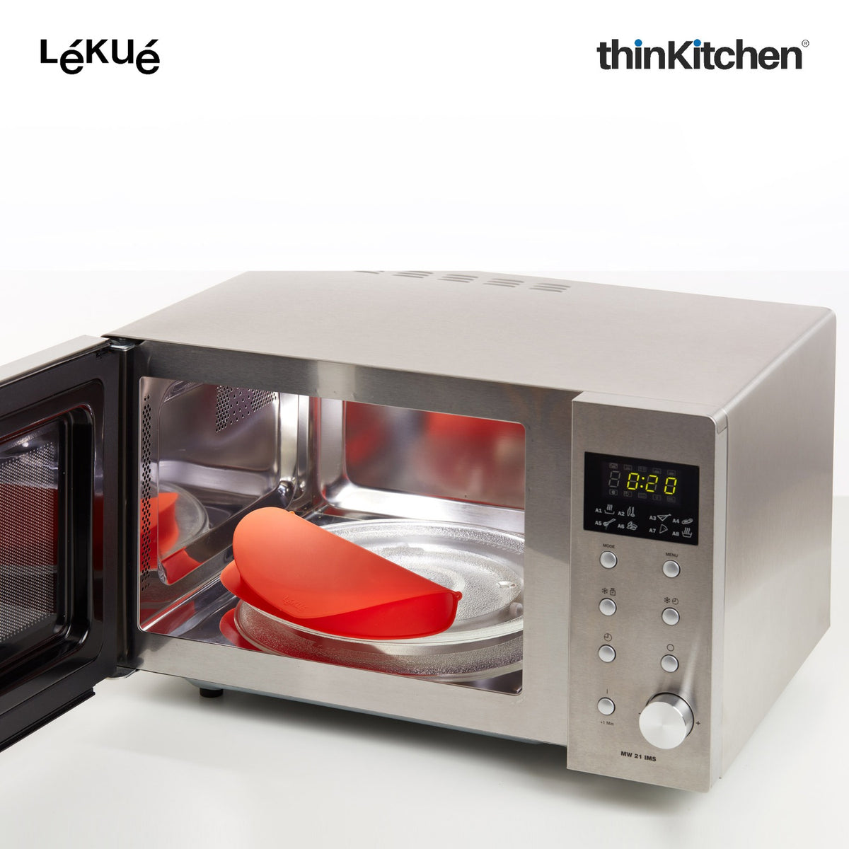 LÉKUÉ Premium Microwave Quick Omelette Maker, Platinum Silicone Reusable Omelette Mould, Non-Stick - Red