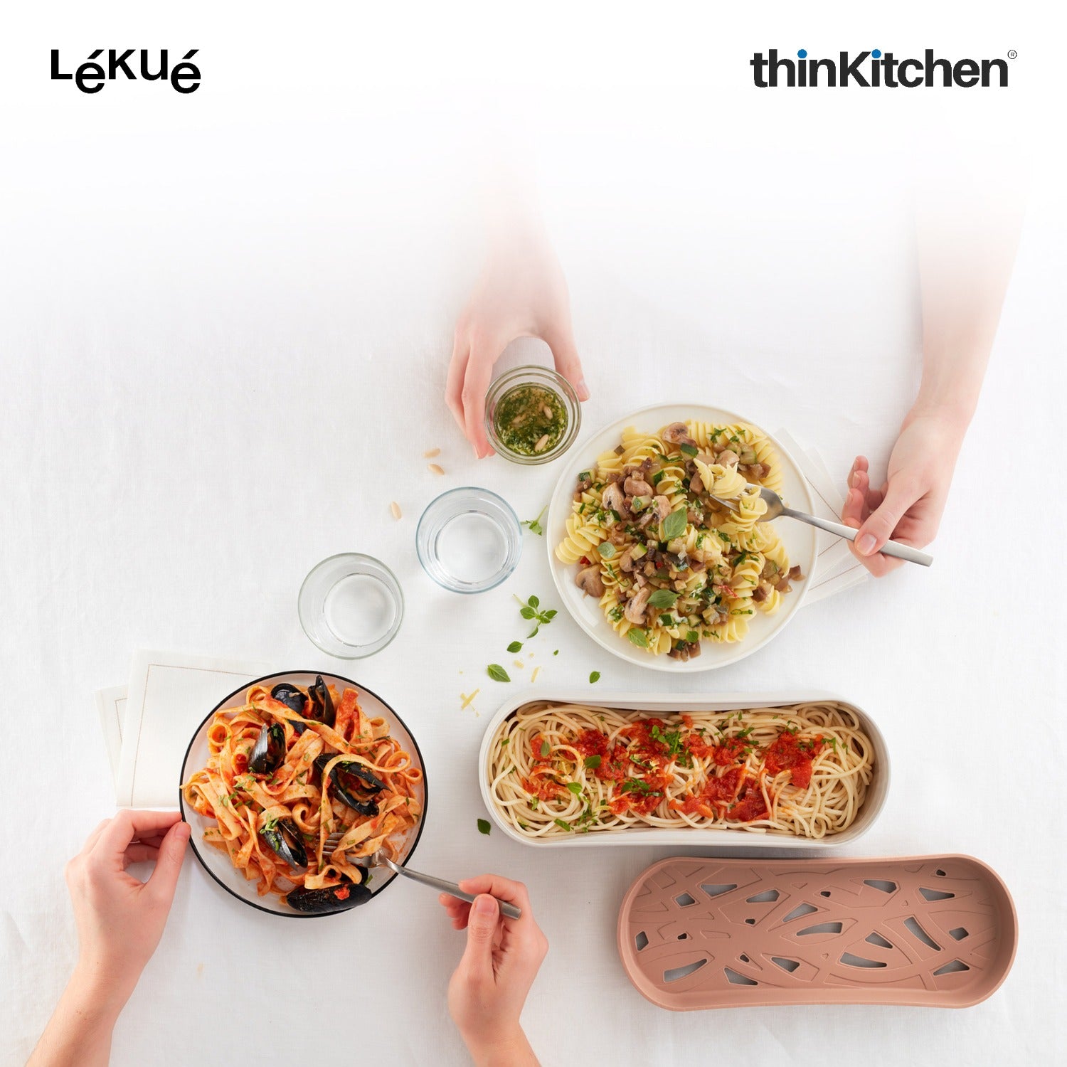 LÉKUÉ Premium Microwave Pasta Cooker - 1.5L, Cooks Up to 4 Servings in 10 Minutes, Drain & Serve - 9