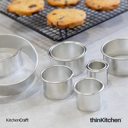 Kitchencraft 11 Pc Round Plain Pastry Cutters With Metal Storage Tin