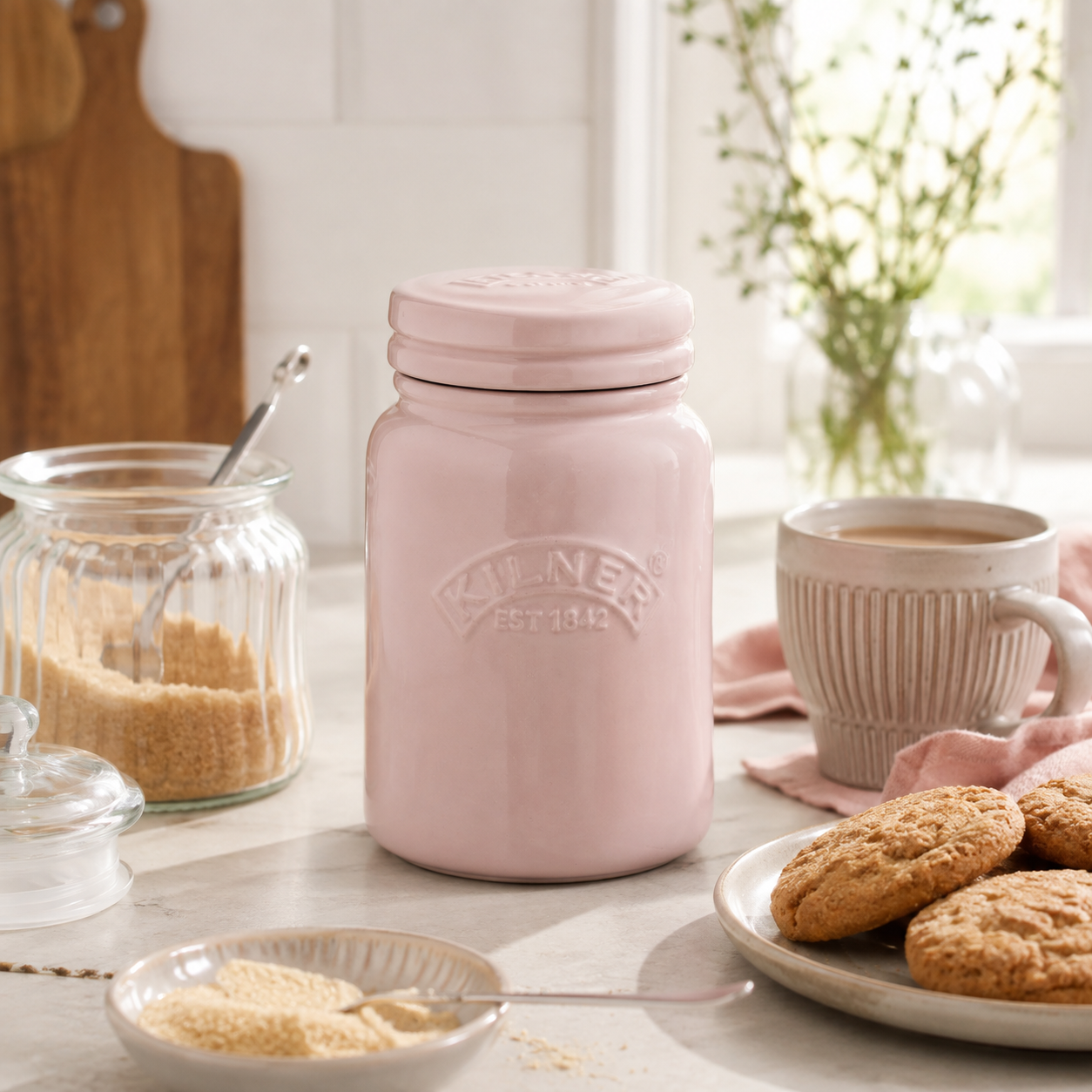 Kilner 600ml Airtight Premium Ceramic Storage Jar with Push Top Lid - Pink for Dry Food, Tea, Coffee, Sugar, Biscuits