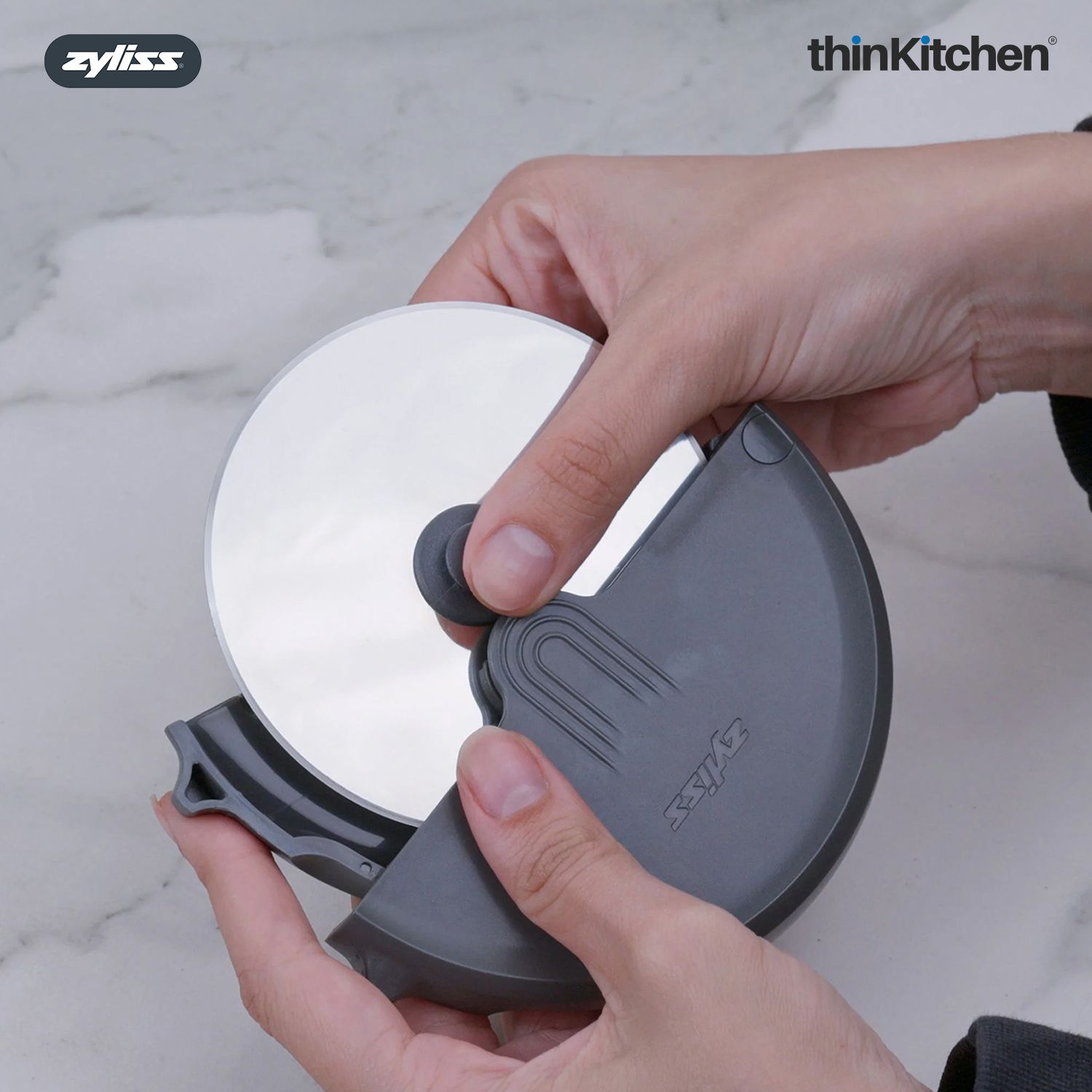 Premium Stainless Steel Pizza Cutter Wheel with Blade Cover | Sharp Pizza Cutter for Thin & Thick Crusts | Ergonomic Handle, Dishwasher Safe Kitchen Tool for Pies, Pastry - 6