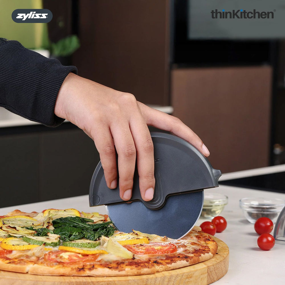 Premium Stainless Steel Pizza Cutter Wheel with Blade Cover | Sharp Pizza Cutter for Thin & Thick Crusts | Ergonomic Handle, Dishwasher Safe Kitchen Tool for Pies, Pastry