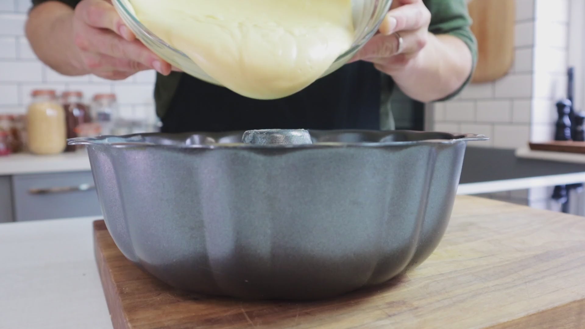 Masterclass Non Stick Fluted Ring Cake Pan 25cm - 4