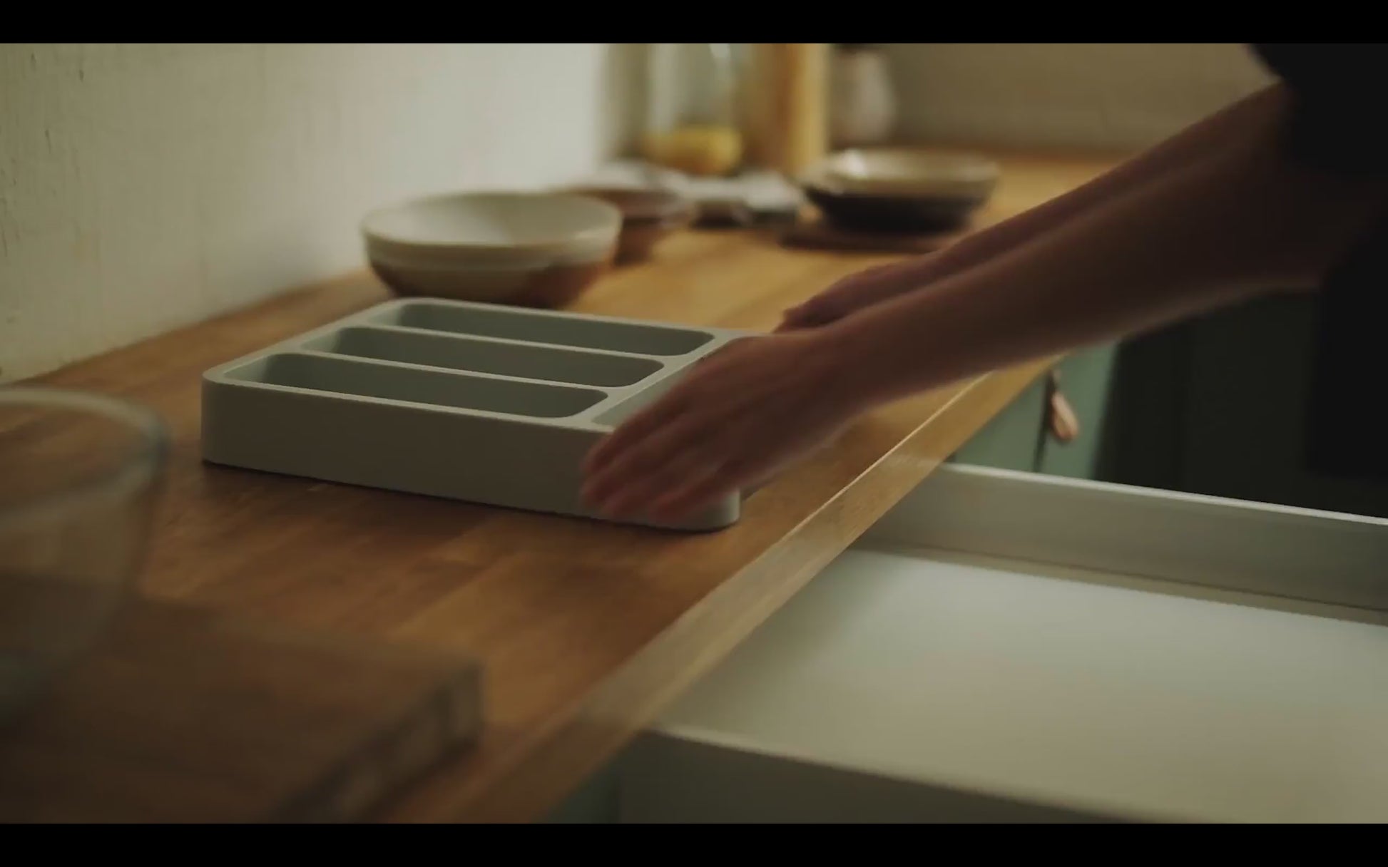 Joseph Joseph Premium Expandable Cutlery Tray, Adjustable Drawer Organizer for Spoons, Forks, Knives – DrawerStore| For thinKitchen - 4